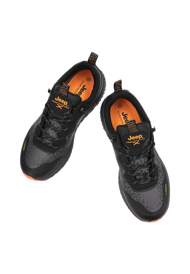 Czarne Sneakersy Jeep Modne Obuwie Męskie. Kolor: czarny. Materiał: materiał. Szerokość cholewki: normalna
