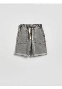 Reserved - Jeansowe szorty - jasnoszary. Kolor: szary. Materiał: jeans #1