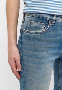 Damskie Spodnie Jeansowe Mustang Style Shelby Slim Boot Denim Blue 1016202 5000 421. Okazja: do pracy, na co dzień. Styl: casual, klasyczny #5