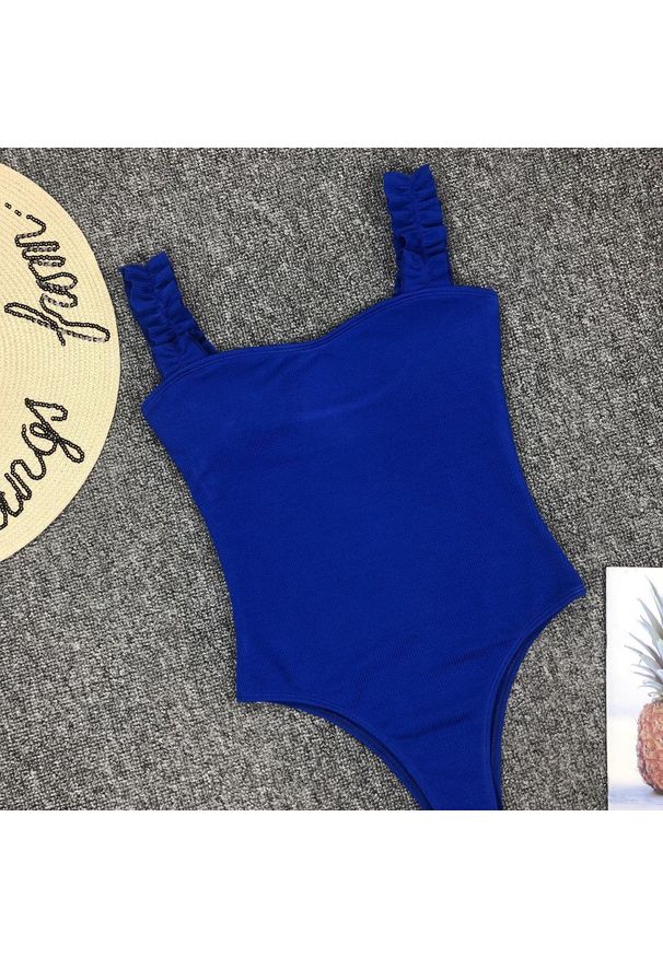 Intica - Strój kąpielowy z ozdobnymi ramiączkami na plażę i basen Berny. Kolor: niebieski. Materiał: materiał. Wzór: aplikacja