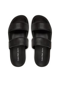 Calvin Klein Jeans Klapki Flat Molded Doublebar Sandal Lth YM0YM01226 Czarny. Kolor: czarny. Materiał: skóra