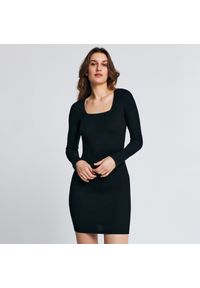 Sinsay - Sukienka mini prążkowana - Czarny. Kolor: czarny. Materiał: prążkowany. Długość: mini #1