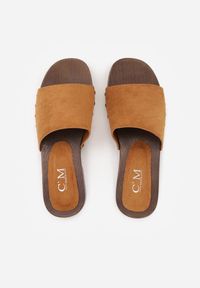 Renee - Brązowe Klapki z Nitami Lephiaphe. Okazja: na co dzień. Kolor: brązowy. Wzór: aplikacja. Sezon: lato. Styl: casual, elegancki #2