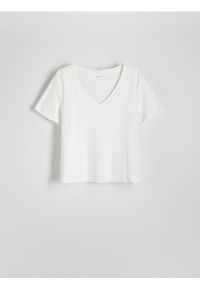 Reserved - Bawełniany t-shirt - złamana biel. Materiał: bawełna