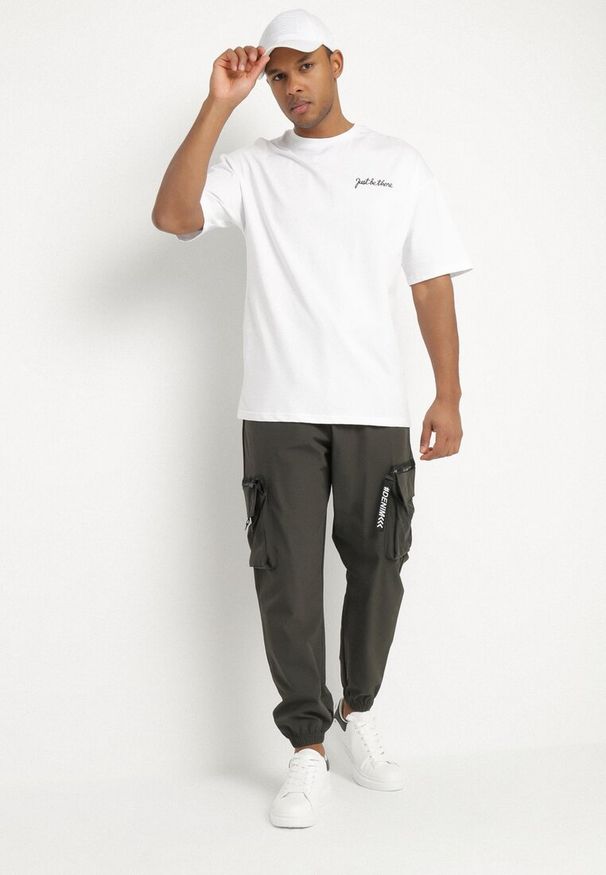 Born2be - Ciemnozielone Spodnie Dresowe w Stylu Cargo Efalitha. Kolor: zielony. Materiał: dresówka. Styl: sportowy