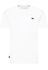 Vans T-Shirt Mn Off The Wall Cl VN0A49R7 Biały Regular Fit. Kolor: biały. Materiał: bawełna