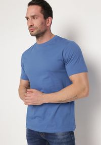 Born2be - Niebieska Koszulka T-shirt Bawełniany z Krótkim Rękawem Ereena. Kolor: niebieski. Materiał: bawełna. Długość rękawa: krótki rękaw. Długość: krótkie #3