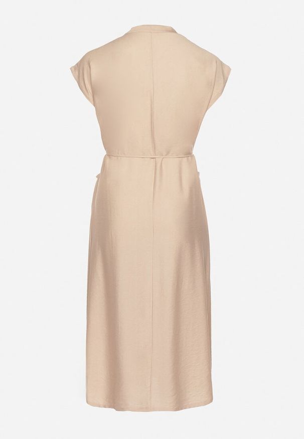 Born2be - Beżowa Wiskozowa Sukienka Pudełkowa z Cienkim Paskiem i Kieszeniami Lumivorae. Okazja: na co dzień. Kolekcja: plus size. Kolor: beżowy. Materiał: wiskoza. Typ sukienki: dla puszystych, proste. Styl: elegancki, casual