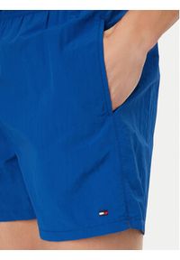 TOMMY HILFIGER - Tommy Hilfiger Szorty kąpielowe UM0UM03477 Niebieski Regular Fit. Kolor: niebieski. Materiał: syntetyk #2
