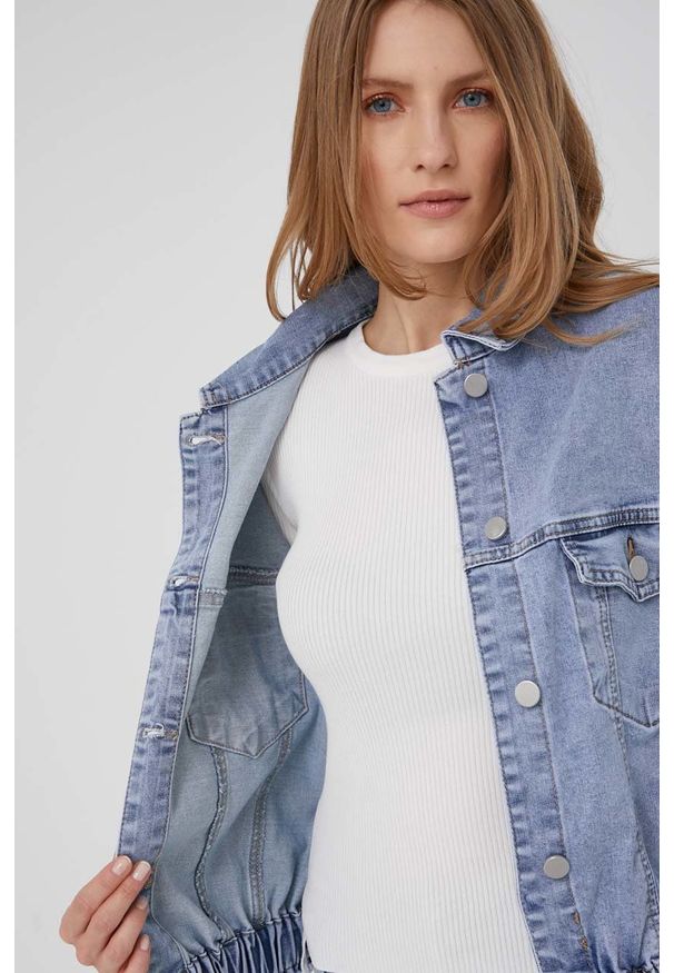 Answear Lab kurtka jeansowa damska przejściowa oversize. Kolor: niebieski. Materiał: jeans. Styl: wakacyjny