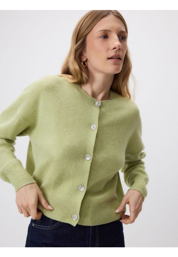 Reserved - Wełniany kardigan - jasnozielony. Kolor: zielony. Materiał: wełna