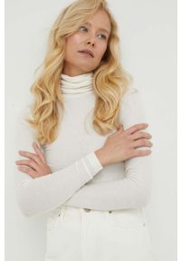 Bruuns Bazaar longsleeve z domieszką wełny Angela kolor beżowy z golfem. Typ kołnierza: golf. Kolor: beżowy. Materiał: wełna. Długość rękawa: długi rękaw. Długość: długie #1