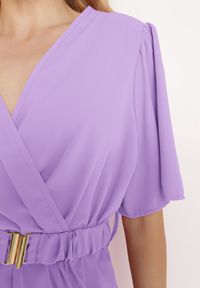 Born2be - Fioletowa Rozkloszowana Sukienka Kopertowa z Gumką w Talii i Ozdobnym Paskiem Vasena. Kolor: fioletowy. Typ sukienki: kopertowe. Styl: elegancki #5
