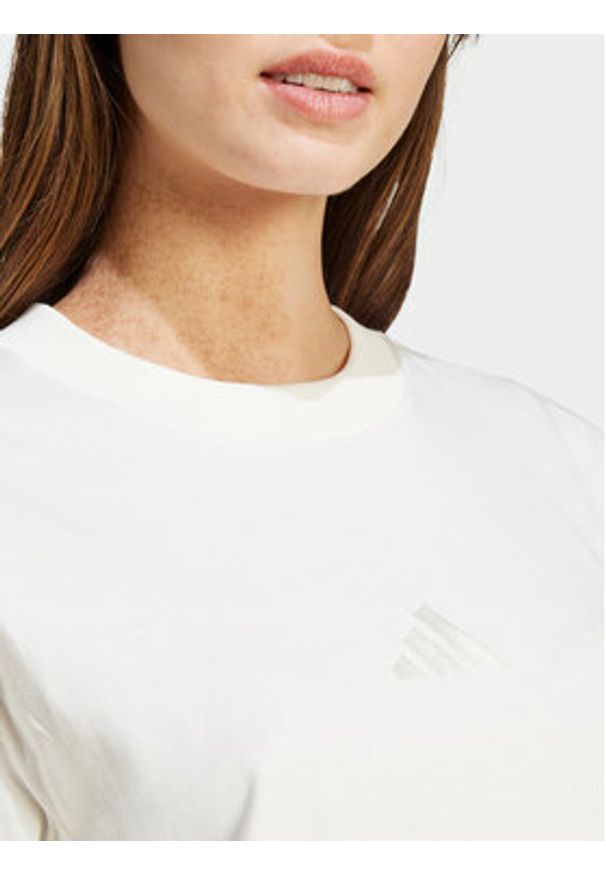 Adidas - adidas T-Shirt ALL SZN IY6784 Biały Loose Fit. Kolor: biały. Materiał: bawełna