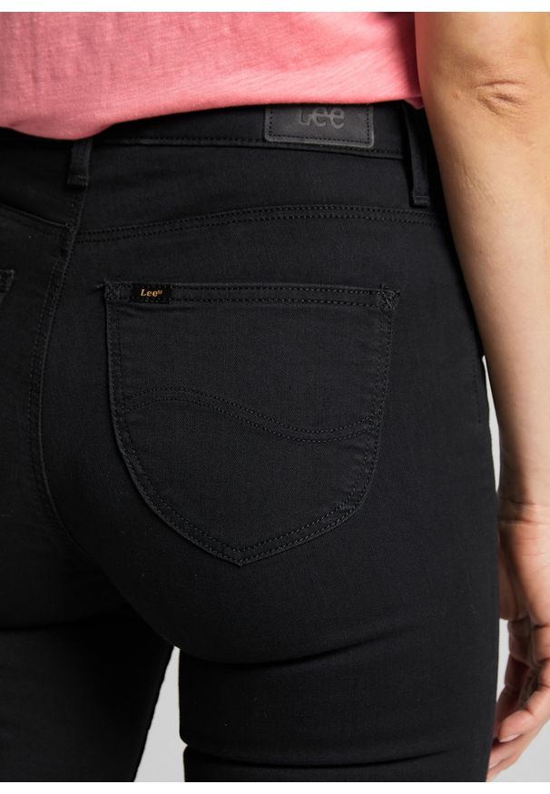 Lee - LEE SCARLETT HIGH DAMSKIE SPODNIE JEANSOWE BLACK RINSE 28 L626AE47 112114135