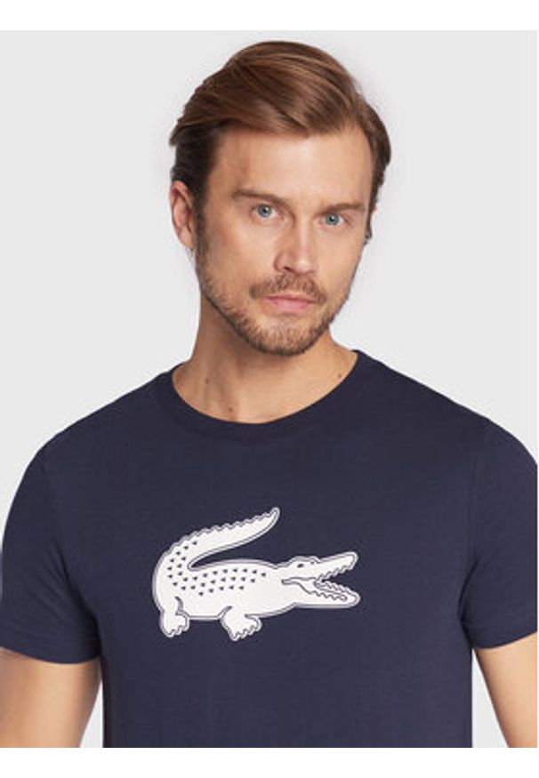 Lacoste T-Shirt TH2042 Granatowy Regular Fit. Kolor: niebieski. Materiał: bawełna