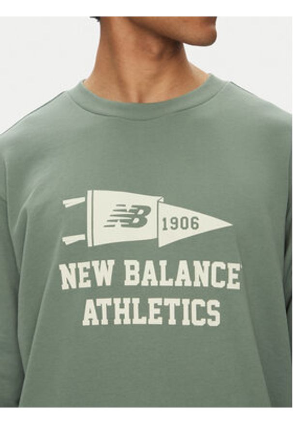 New Balance Bluza MT51929DKJ Zielony Relaxed Fit. Kolor: zielony. Materiał: bawełna