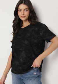 Born2be - Czarny T-shirt Bawełniany w Print w Motylki Tenorea. Kolor: czarny. Materiał: bawełna. Wzór: nadruk. Styl: klasyczny