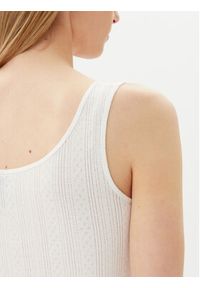 Pieces Top Fia 17155482 Biały Slim Fit. Kolor: biały. Materiał: bawełna #5