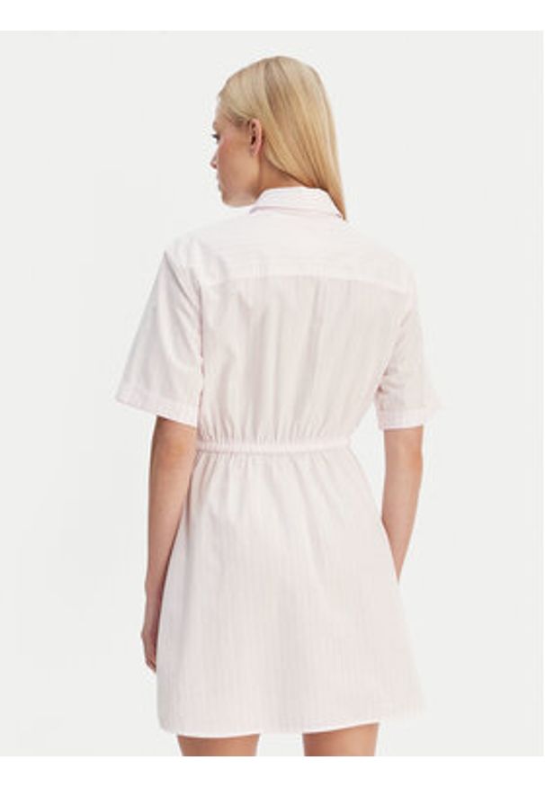 Tommy Jeans Sukienka koszulowa DW0DW20617 Różowy Regular Fit. Kolor: różowy. Materiał: bawełna. Typ sukienki: koszulowe