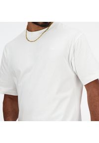 Koszulka męska New Balance MT41533WT – biała. Kolor: biały. Materiał: bawełna, dresówka. Długość rękawa: krótki rękaw. Długość: krótkie #4