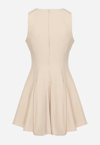 Born2be - Beżowa Rozkloszowana Sukienka Bez Rękawów z Ozdobnymi Wiązaniami Avelkio. Okazja: na co dzień, na spacer. Kolor: beżowy. Długość rękawa: bez rękawów. Typ sukienki: rozkloszowane. Styl: casual, elegancki #2