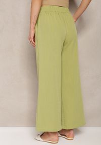 Renee - Jasnozielone Spodnie z Szerokimi Nogawkami w Stylu Palazzo High Waist z Gumką w Pasie z Ozdobnym Elementem Ellsiana. Okazja: na co dzień. Stan: podwyższony. Kolor: zielony. Materiał: bawełna. Styl: elegancki, casual