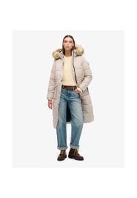 Superdry - Długi pikowany płaszcz Everest od SUPERDRY. Kolor: beżowy. Długość rękawa: długi rękaw. Długość: długie. Styl: elegancki #1
