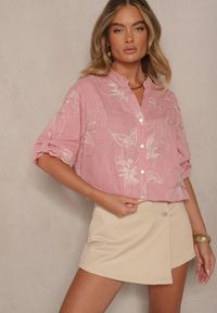 Renee - Różowa Koszula o Kroju Oversize z Podpinanymi Rękawami i Ozdobnym Haftem Follenea. Okazja: na co dzień. Typ kołnierza: dekolt w serek. Kolor: różowy. Materiał: jeans. Wzór: haft. Styl: klasyczny, elegancki, casual