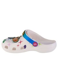 Klapki Crocs Classic Rainbow High Kids Clog 208117-90H białe. Kolor: biały. Materiał: materiał. Wzór: kolorowy #2