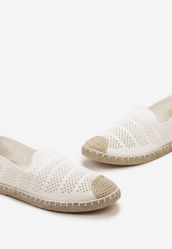 Born2be - Białe Espadryle z Ażurowej Siateczki Ozdobione Plecionką Lanivesa. Okazja: na spacer. Kolor: biały. Materiał: materiał. Wzór: aplikacja, ażurowy. Sezon: wiosna, lato