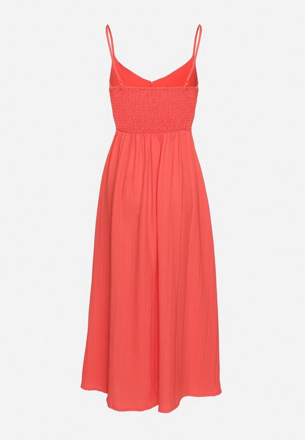 Born2be - Czerwona Sukienka na Cienkich Regulowanych Ramiączkach Zapinana na Guziki Palfea. Kolor: czerwony. Długość rękawa: na ramiączkach. Wzór: aplikacja. Styl: elegancki