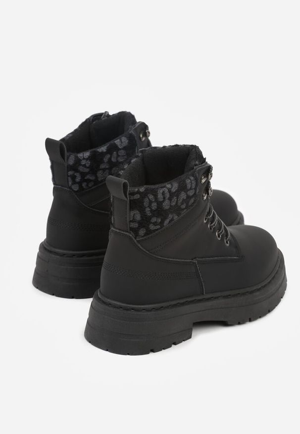 Born2be - Czarne Trapery Zdobione Wzorzystymi Wstawkami Vetiane. Nosek buta: okrągły. Zapięcie: sznurówki. Kolor: czarny. Wzór: aplikacja. Materiał: skóra, materiał. Sezon: zima. Obcas: na obcasie. Styl: klasyczny. Wysokość obcasa: niski