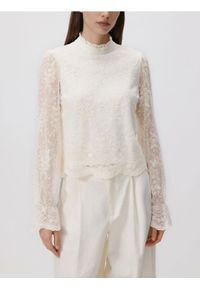 Reserved - Bluzka z haftem - złamana biel. Materiał: tkanina. Wzór: haft