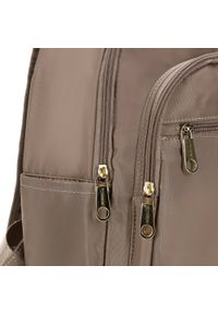 Wittchen - Damski plecak nylonowy z kieszeniami bocznymi. Kolor: beżowy. Materiał: nylon. Styl: elegancki