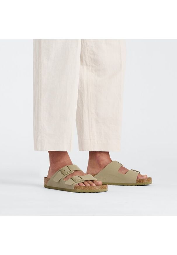 Birkenstock - Klapki damskie BIRKENSTOCK ARIZONA BF FADED KHAKI. Kolor: zielony