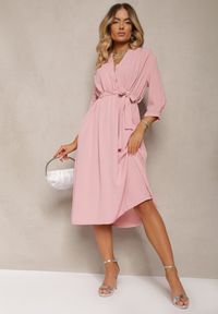 Renee - Ciemnoróżowa Sukienka Canopis. Typ kołnierza: dekolt kopertowy. Kolor: różowy. Materiał: materiał, tkanina. Typ sukienki: kopertowe. Styl: elegancki. Długość: midi #4