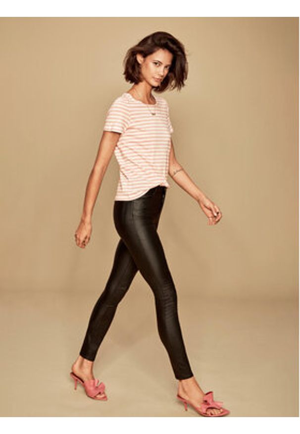 Vila Spodnie materiałowe Commit 14036194 Czarny Skinny Fit. Kolor: czarny. Materiał: wiskoza