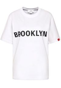 Victoria Victoria Beckham T-Shirt Brooklyn 2221JTS002511A Biały Regular Fit. Kolor: biały. Materiał: bawełna #2