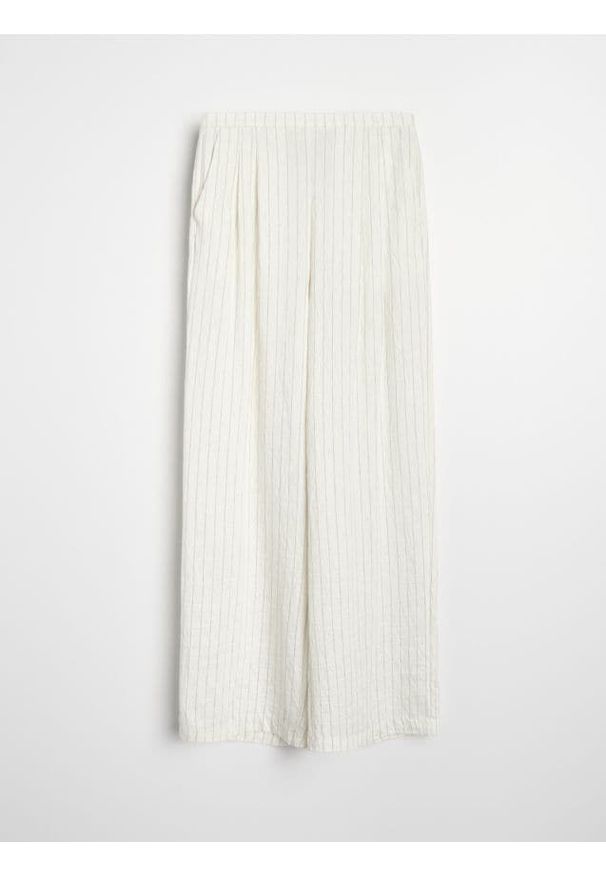 Sinsay - Spodnie wide leg w pionowe paski z wiskozą i domieszką lnu - biały. Kolor: biały. Materiał: wiskoza, len. Wzór: paski