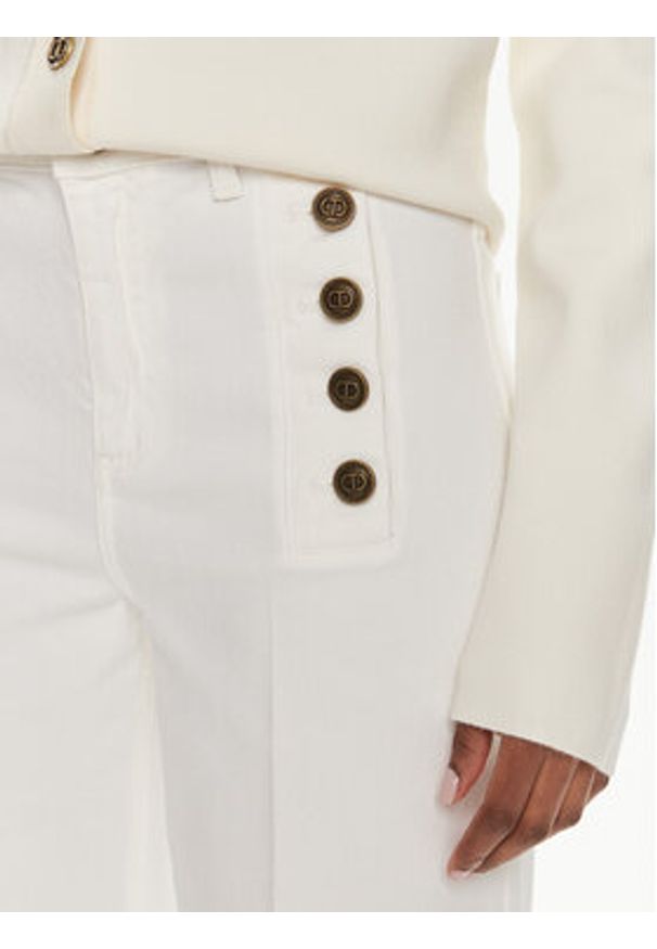 TwinSet - TWINSET Jeansy 241TP2641 Biały Flared Fit. Kolor: biały