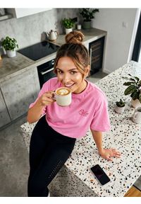 Sinsay - Koszulka z nadrukiem na plecach - różowy. Kolor: różowy. Wzór: nadruk #1