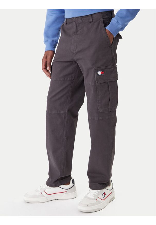 Tommy Jeans Spodnie materiałowe Sonny DM0DM22651 Szary Slim Fit. Kolor: szary. Materiał: bawełna