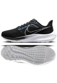 Buty do biegania Nike Air Zoom Pegasus 39 Premium W DR9619 001 czarne. Zapięcie: sznurówki. Kolor: czarny. Materiał: syntetyk, guma. Szerokość cholewki: normalna. Model: Nike Zoom #8