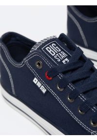 Big-Star - Trampki męskie niskie granatowe JJ174606 403. Okazja: na imprezę, do pracy, na uczelnię. Kolor: niebieski. Materiał: materiał, len, jeans. Styl: klasyczny