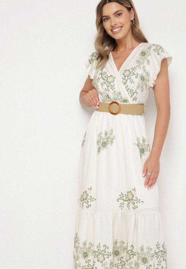 Born2be - Biało-Zielona Wiskozowa Sukienka z Kopertowym Dekoltem i Paskiem Nilazea. Okazja: na co dzień. Kolor: biały. Materiał: wiskoza. Typ sukienki: kopertowe. Styl: casual, elegancki, boho