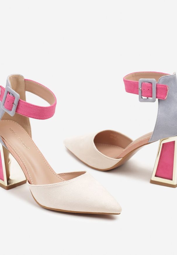 Born2be - Beżowo-Różowe Czółenka na Stożkowym Obcasie Ozdobione Metaliczną Wstawką Xariri. Okazja: na spotkanie biznesowe, do pracy, na imprezę. Zapięcie: sprzączka. Kolor: beżowy. Wzór: aplikacja. Obcas: na obcasie. Styl: biznesowy, elegancki, wizytowy. Wysokość obcasa: średni