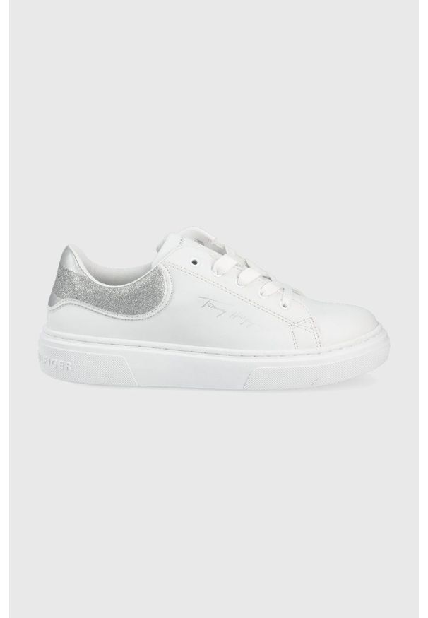 TOMMY HILFIGER - Tommy Hilfiger sneakersy dziecięce kolor biały. Nosek buta: okrągły. Zapięcie: sznurówki. Kolor: biały. Materiał: guma. Obcas: na platformie