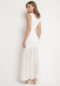 Born2be - Biała Koktajlowa Sukienka z Wiskozą Ozdobiona Marszczeniem Galapina. Okazja: na imprezę. Kolor: biały. Materiał: wiskoza. Wzór: aplikacja. Styl: wizytowy #4