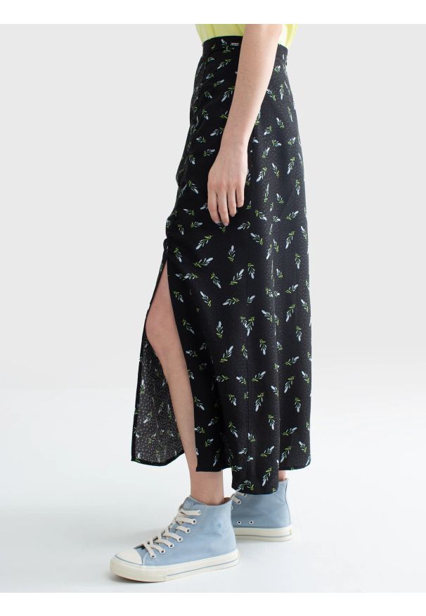 Big-Star - Spódnica damska midi z wiskozy z motywem kwiatowym czarna Danna 906. Kolor: czarny. Materiał: wiskoza. Wzór: kwiaty. Sezon: lato. Styl: elegancki, retro, klasyczny